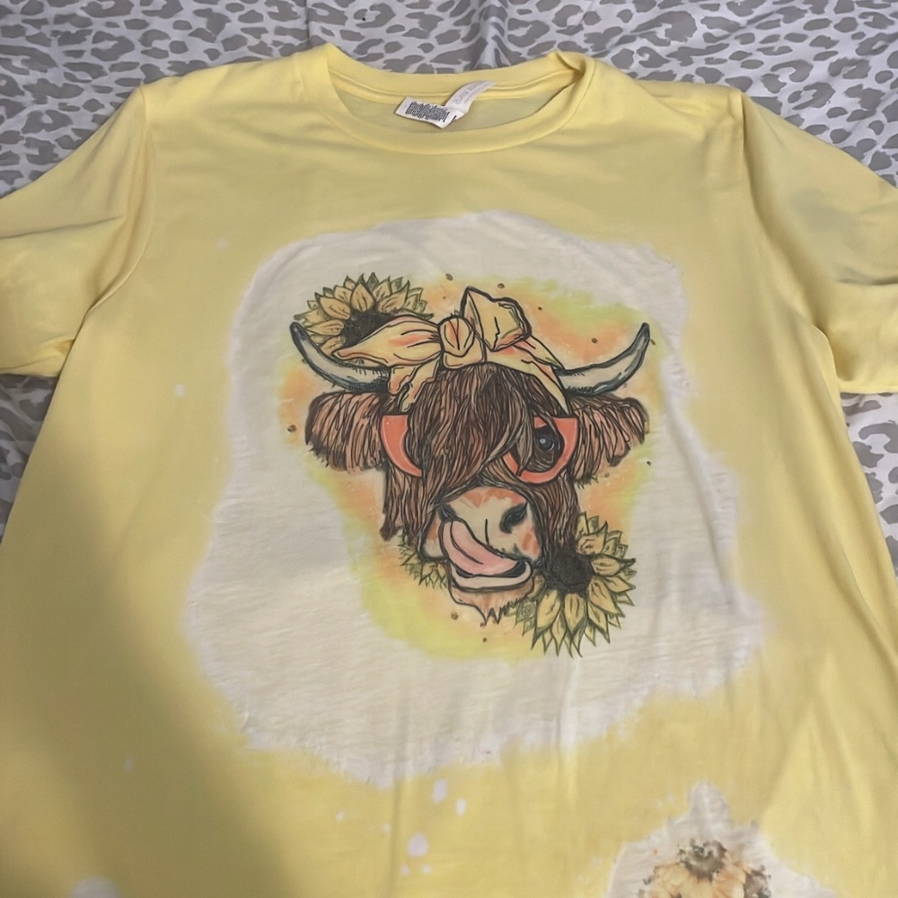 Cow bleached shirt medium